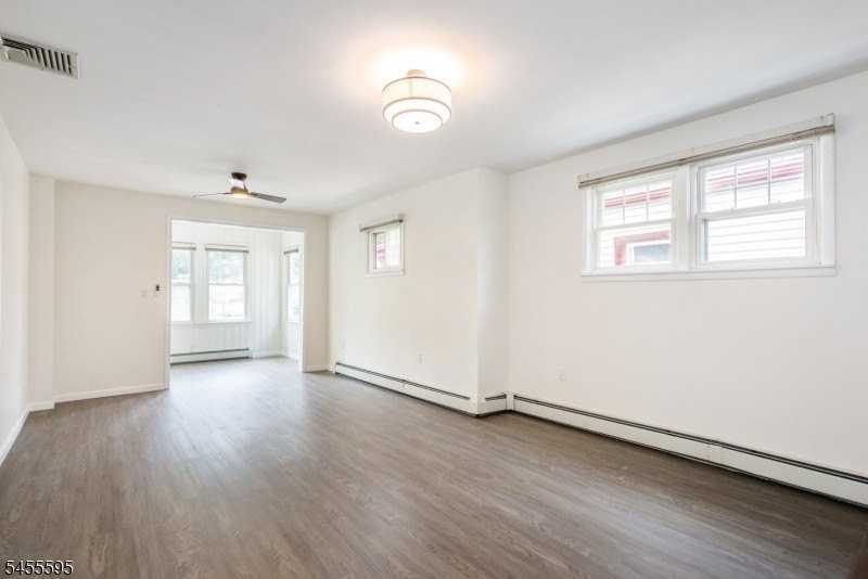 58 Stanley Rd - Photo 5 of 23