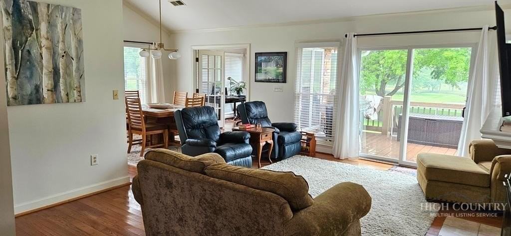 312 Glenwood Dr - Photo 2 of 16