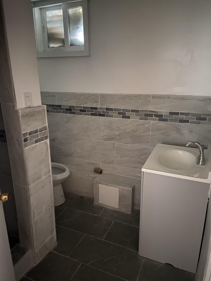 191 Danforth Ave #1 - Photo 4 of 6
