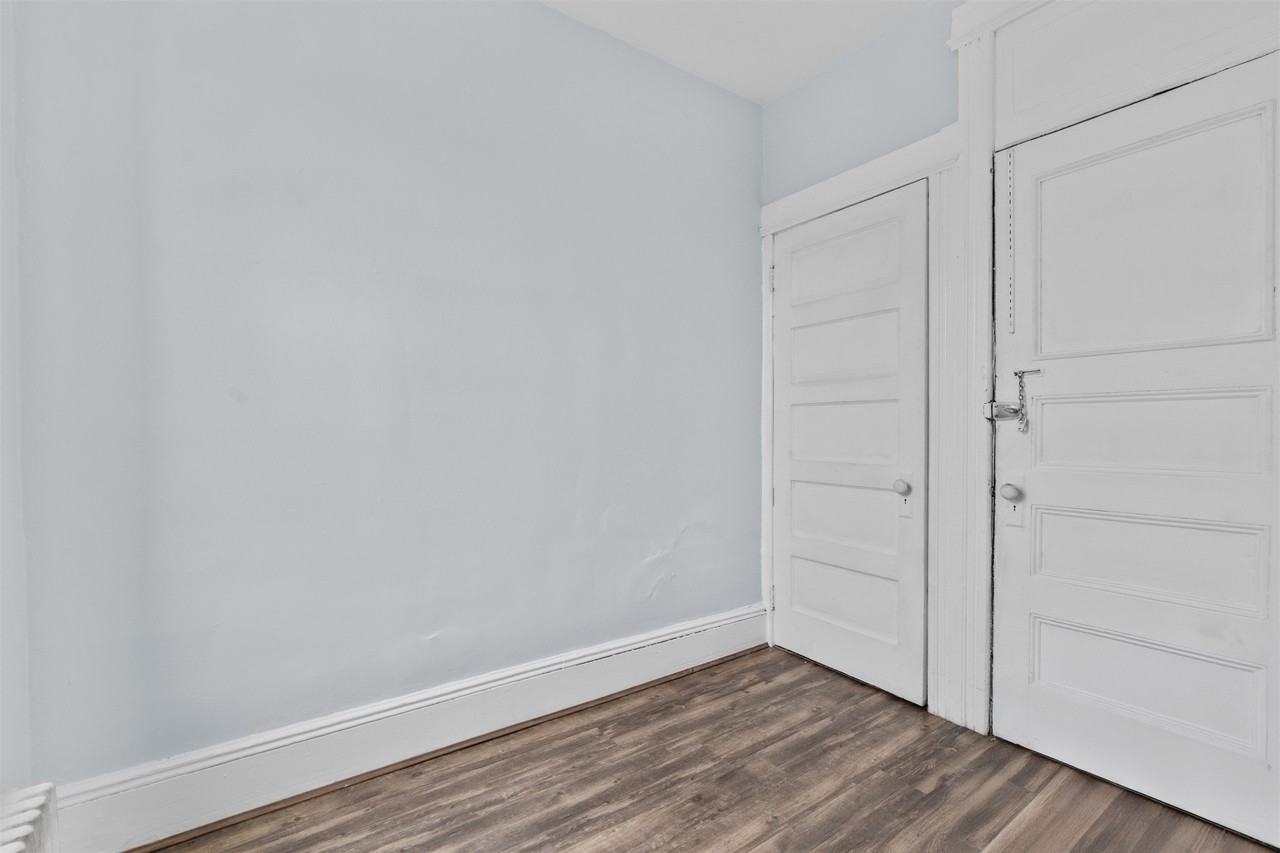 122 Mallory Ave #2 - Photo 6 of 16