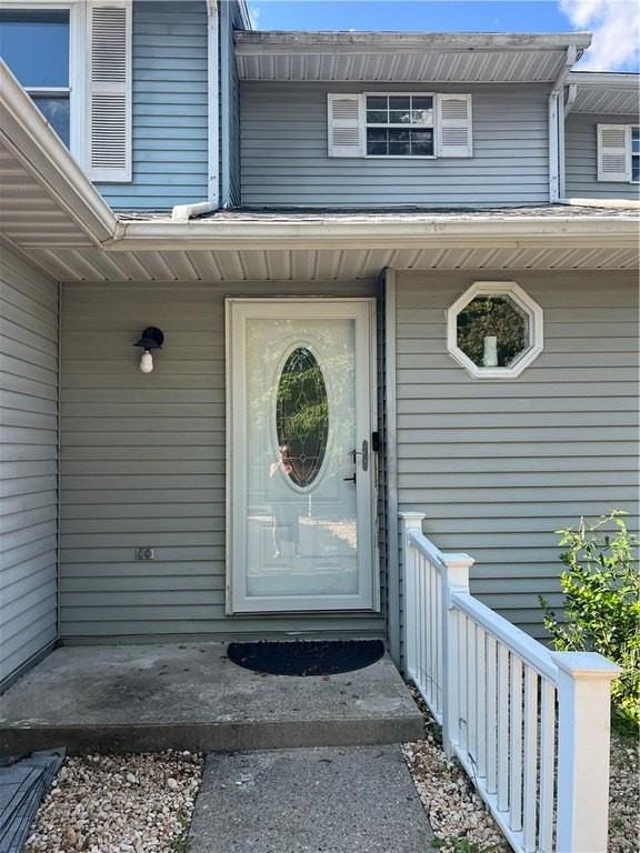 896 Briarstone Rd - Photo 2 of 37