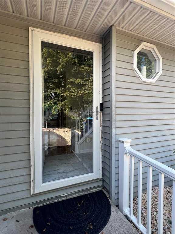 896 Briarstone Rd - Photo 3 of 37