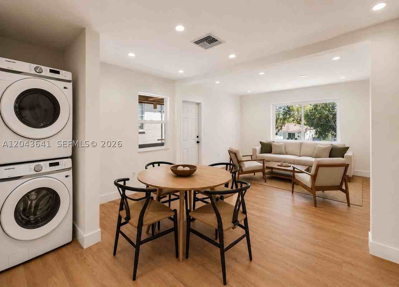 238 Nw 41st Ave #0 - Photo 5 of 22