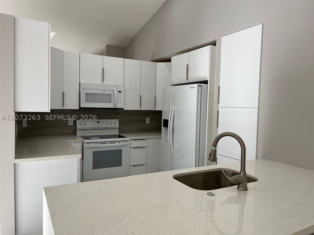 1542 Presidio Dr #1542 - Photo 5 of 19