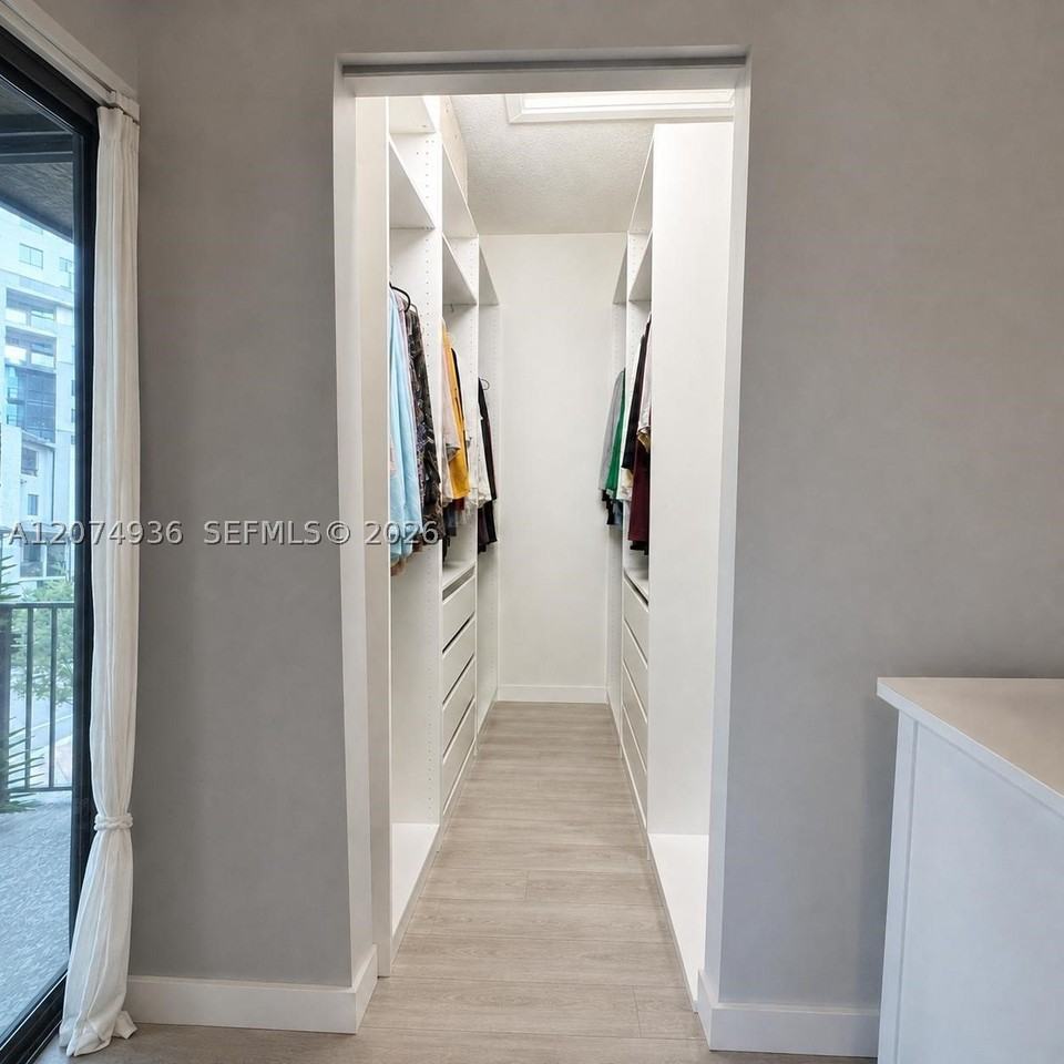 4619 Nw 84th Ave - Photo 6 of 14