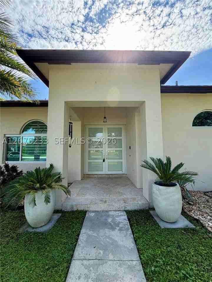5600 Sw 199th Ave - Photo 5 of 50