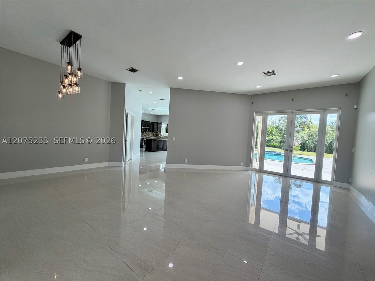 5600 Sw 199th Ave - Photo 7 of 50