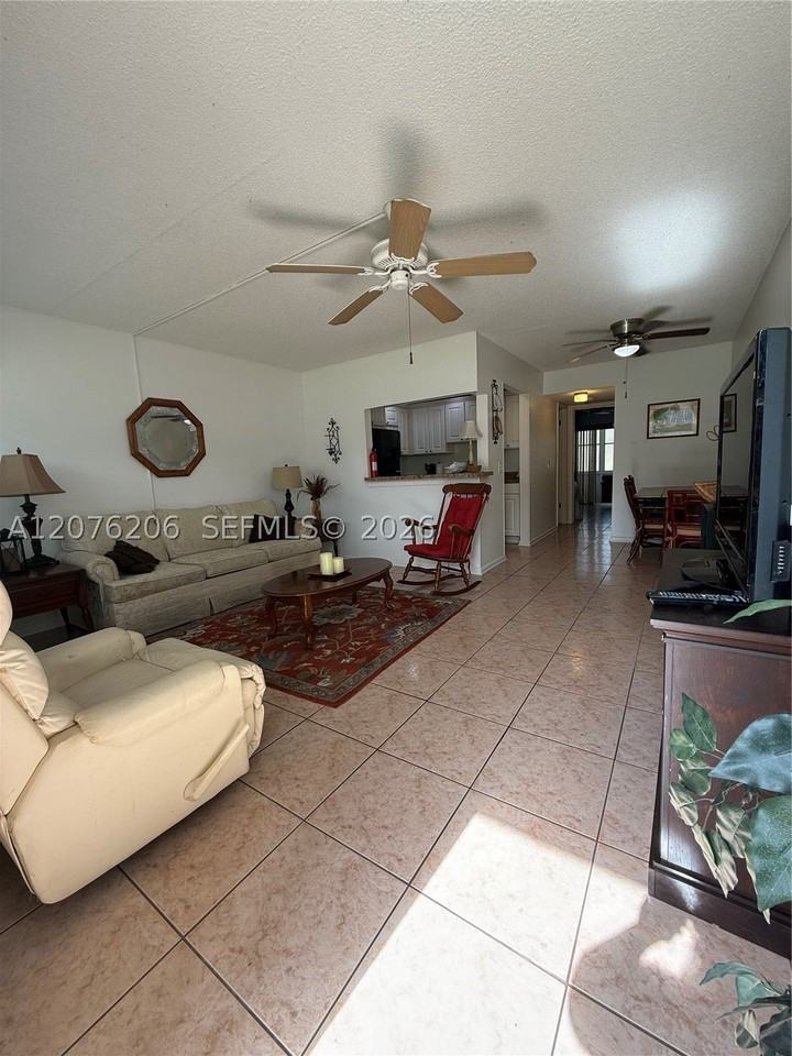 272 Camden L #272 - Photo 4 of 17