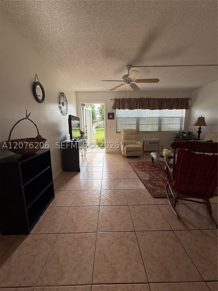 272 Camden L #272 - Photo 5 of 17