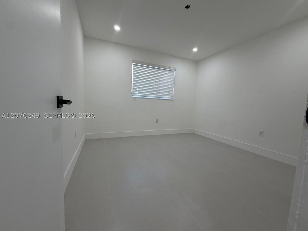501 Nw 25th Ct #A - Photo 6 of 8