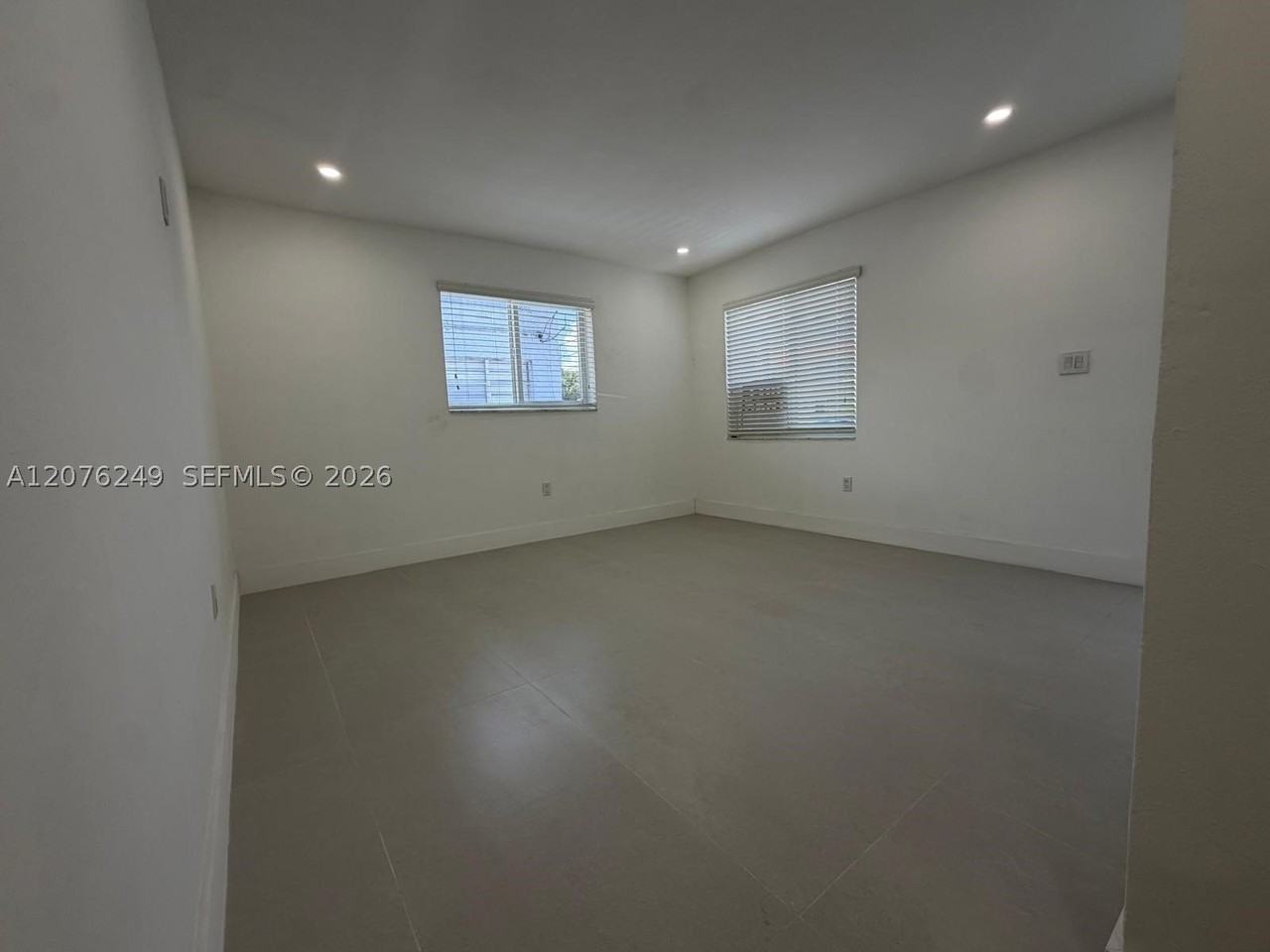 501 Nw 25th Ct #A - Photo 7 of 8