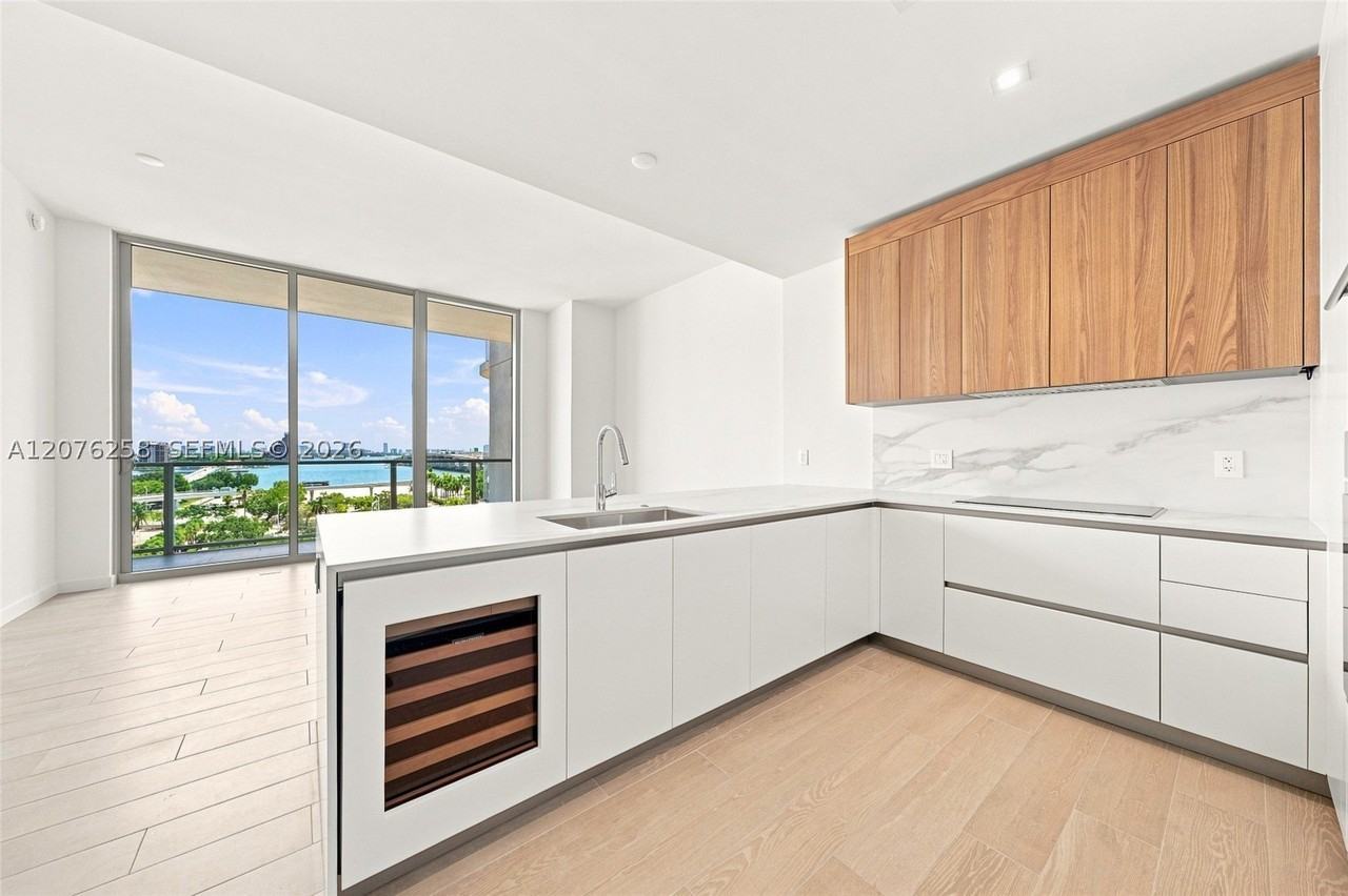 1400 Biscayne Blvd #708