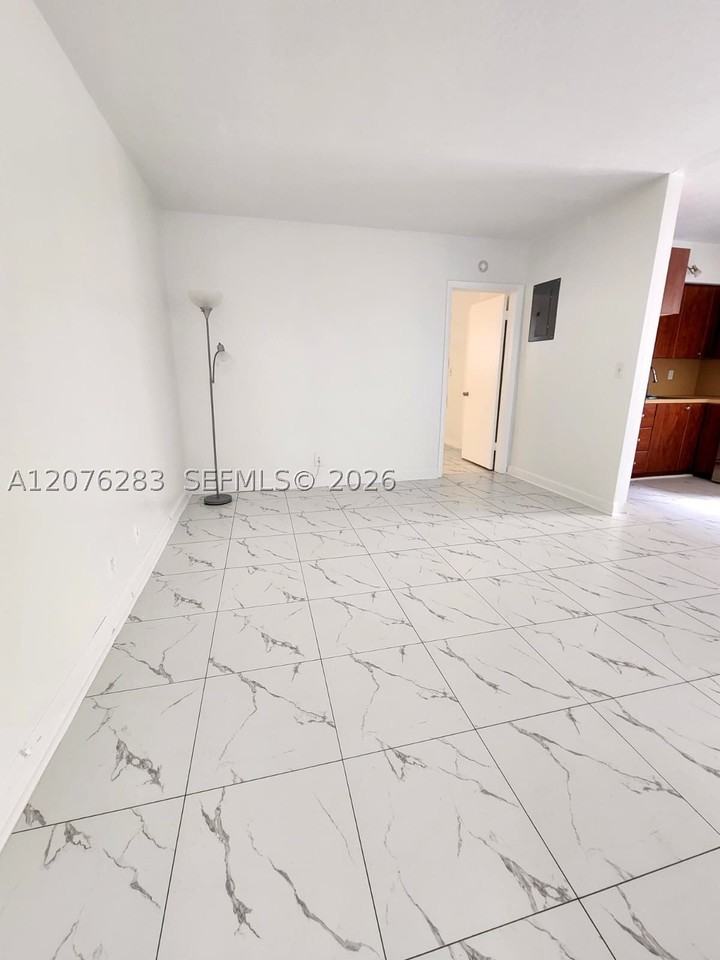 3525 Tyler St #9 - Photo 5 of 12