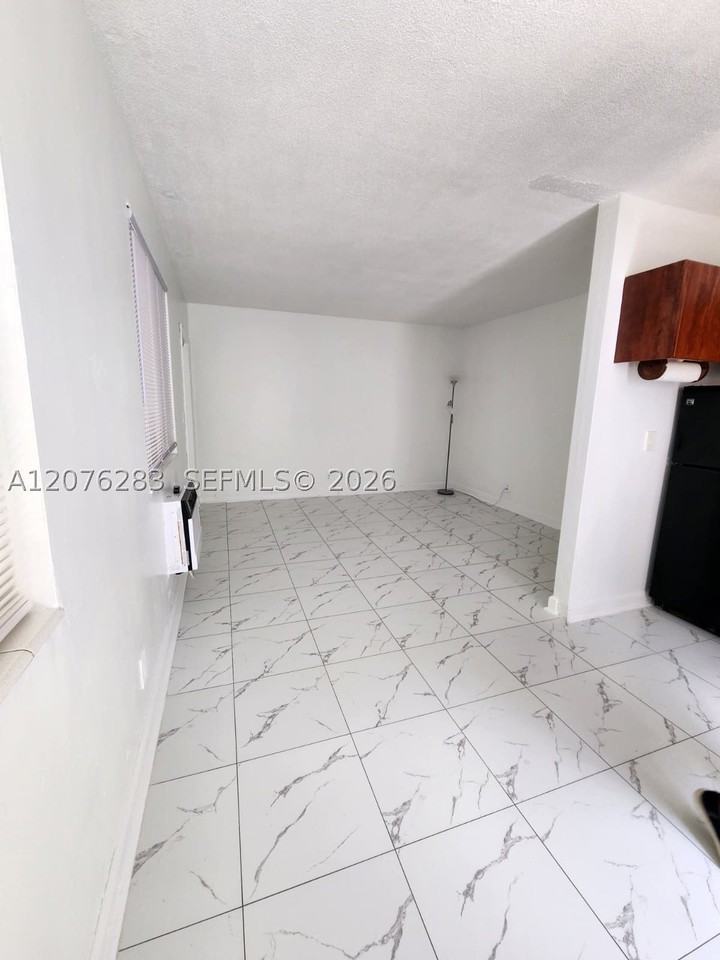 3525 Tyler St #9 - Photo 6 of 12