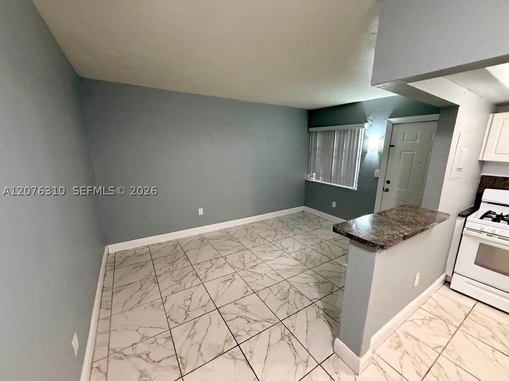 350 E 21st St #108 - Photo 4 of 4