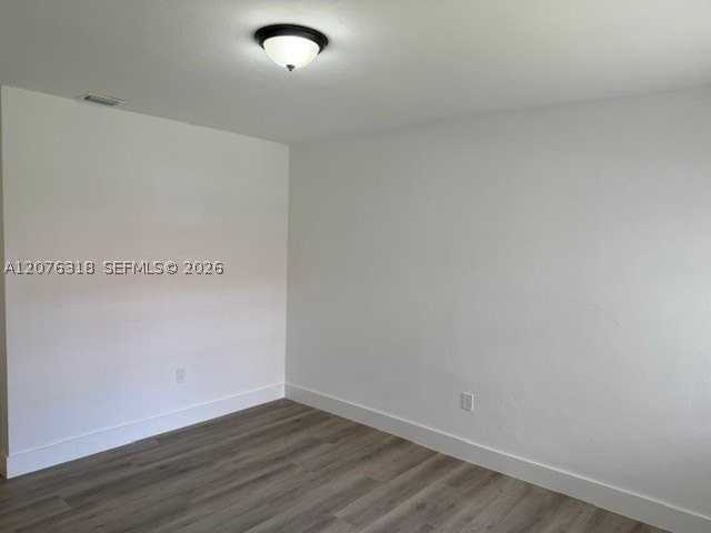 834 Ne 5th Ave #834 - Photo 3 of 14