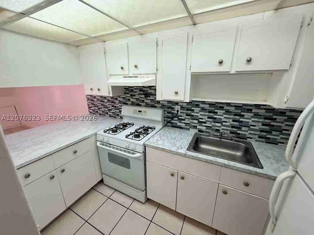 1300 W 47th Pl #216A - Photo 2 of 13