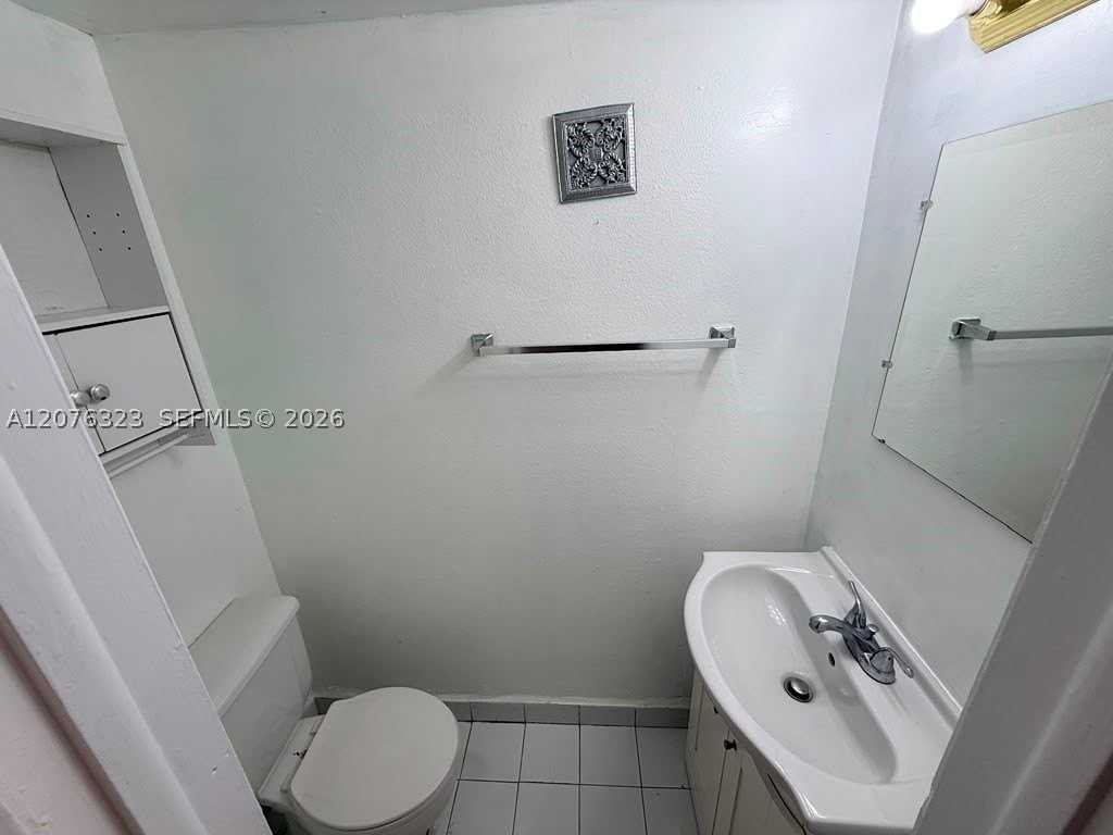 1300 W 47th Pl #216A - Photo 4 of 13