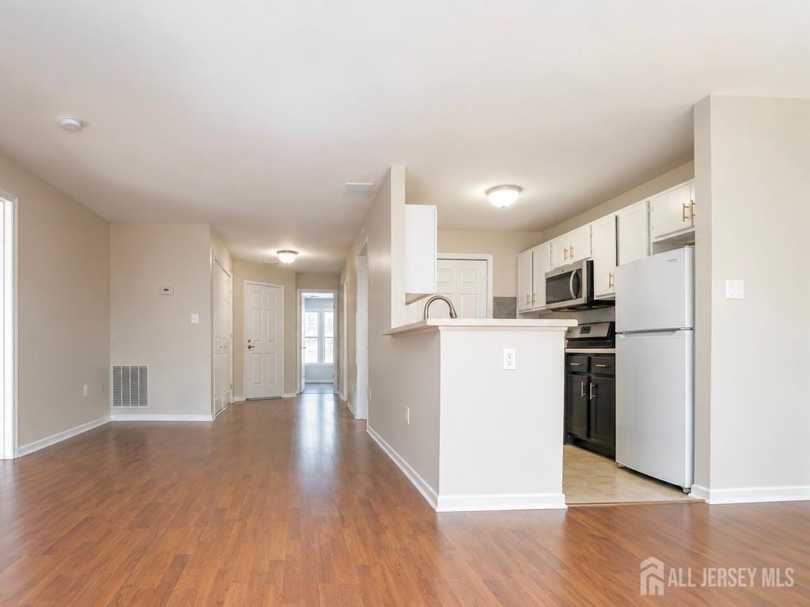 7302 Elm Ct - Photo 3 of 19