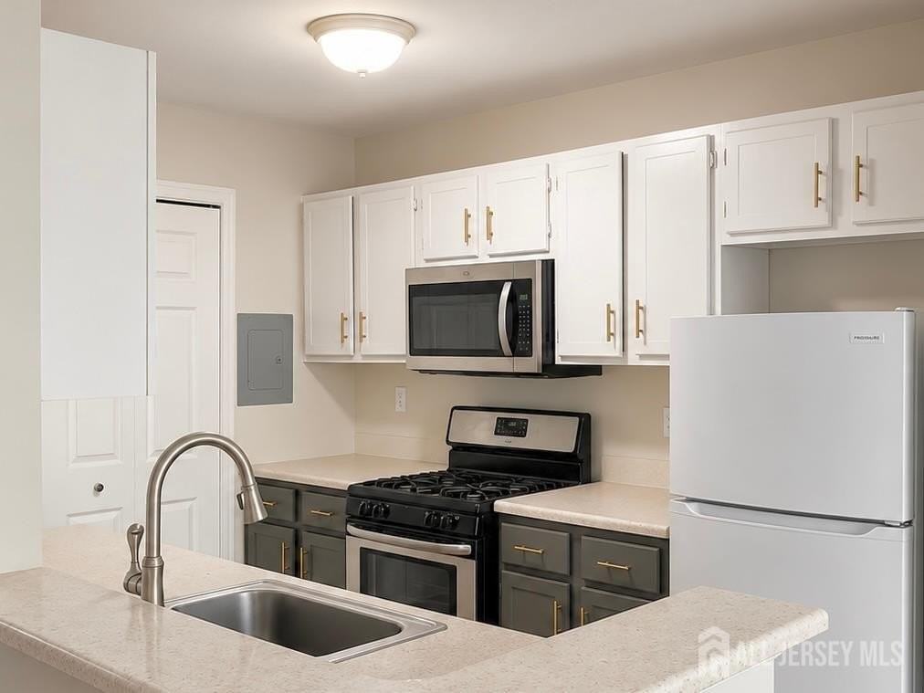 7302 Elm Ct - Photo 5 of 19