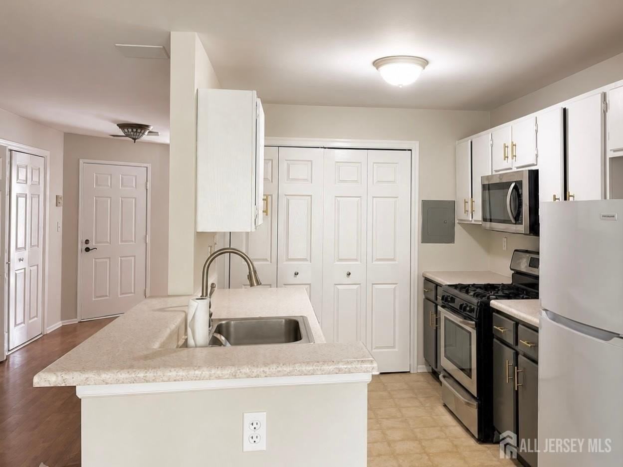 7302 Elm Ct - Photo 6 of 19