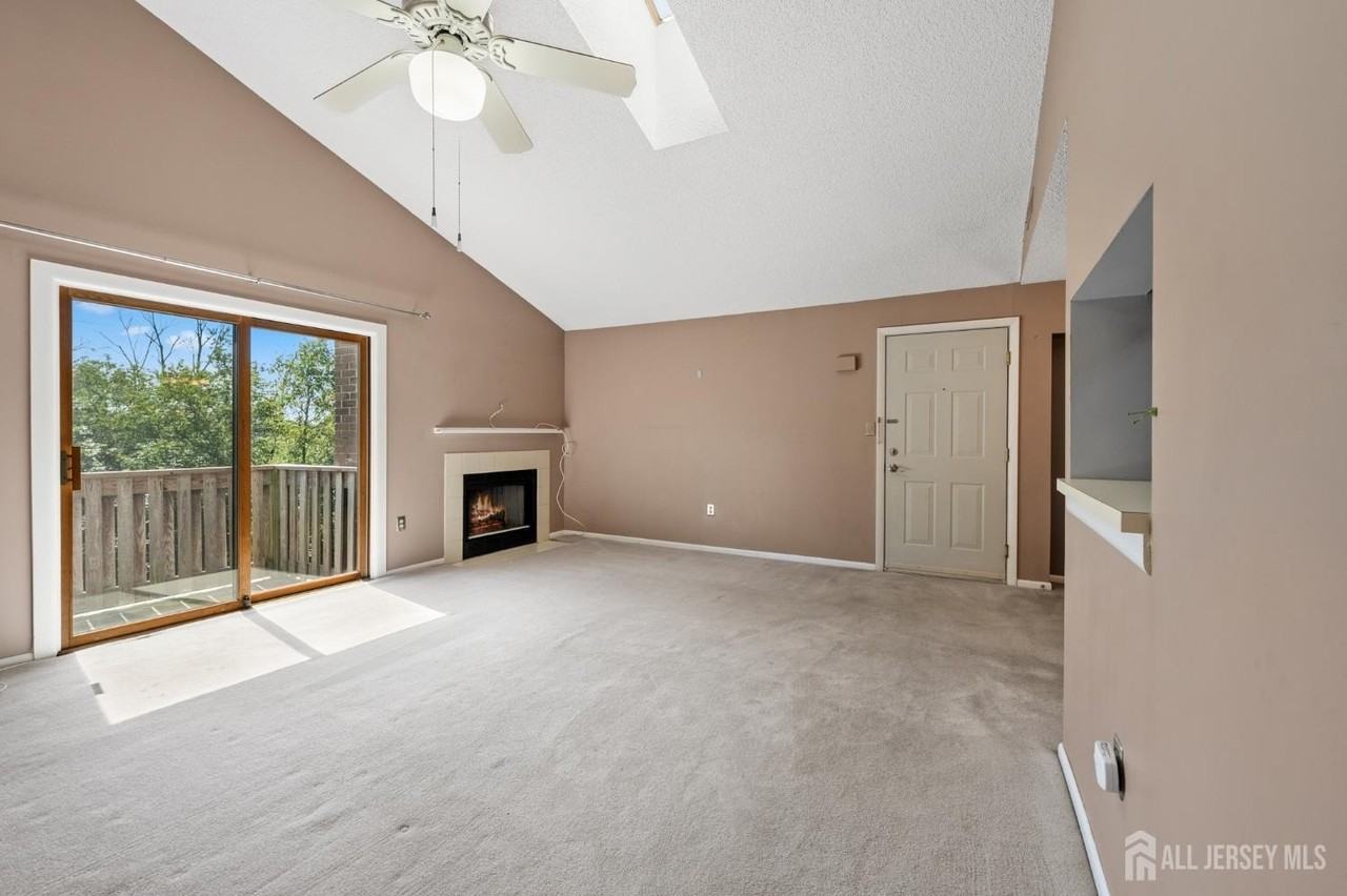 1306 Ravens Crest Dr - Photo 3 of 22