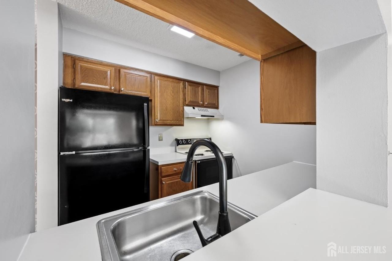 1306 Ravens Crest Dr - Photo 7 of 22