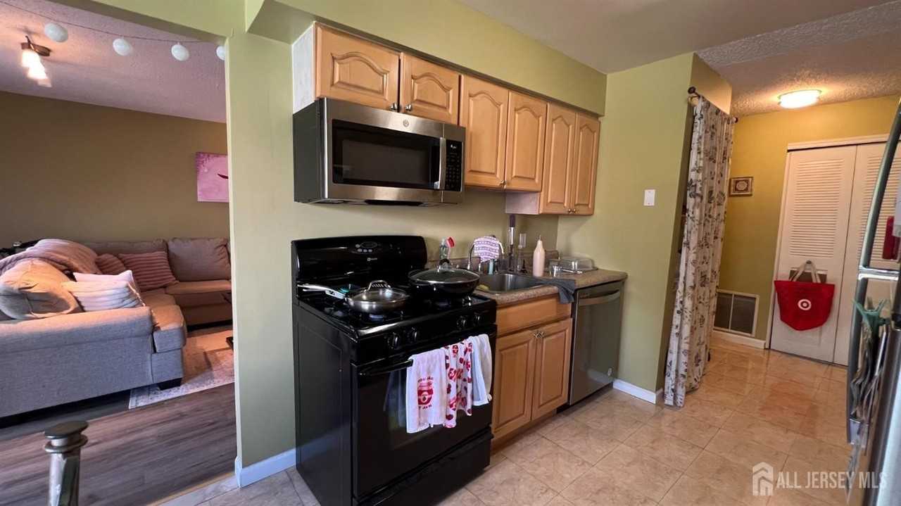1210 Edison Glen Ter - Photo 2 of 13