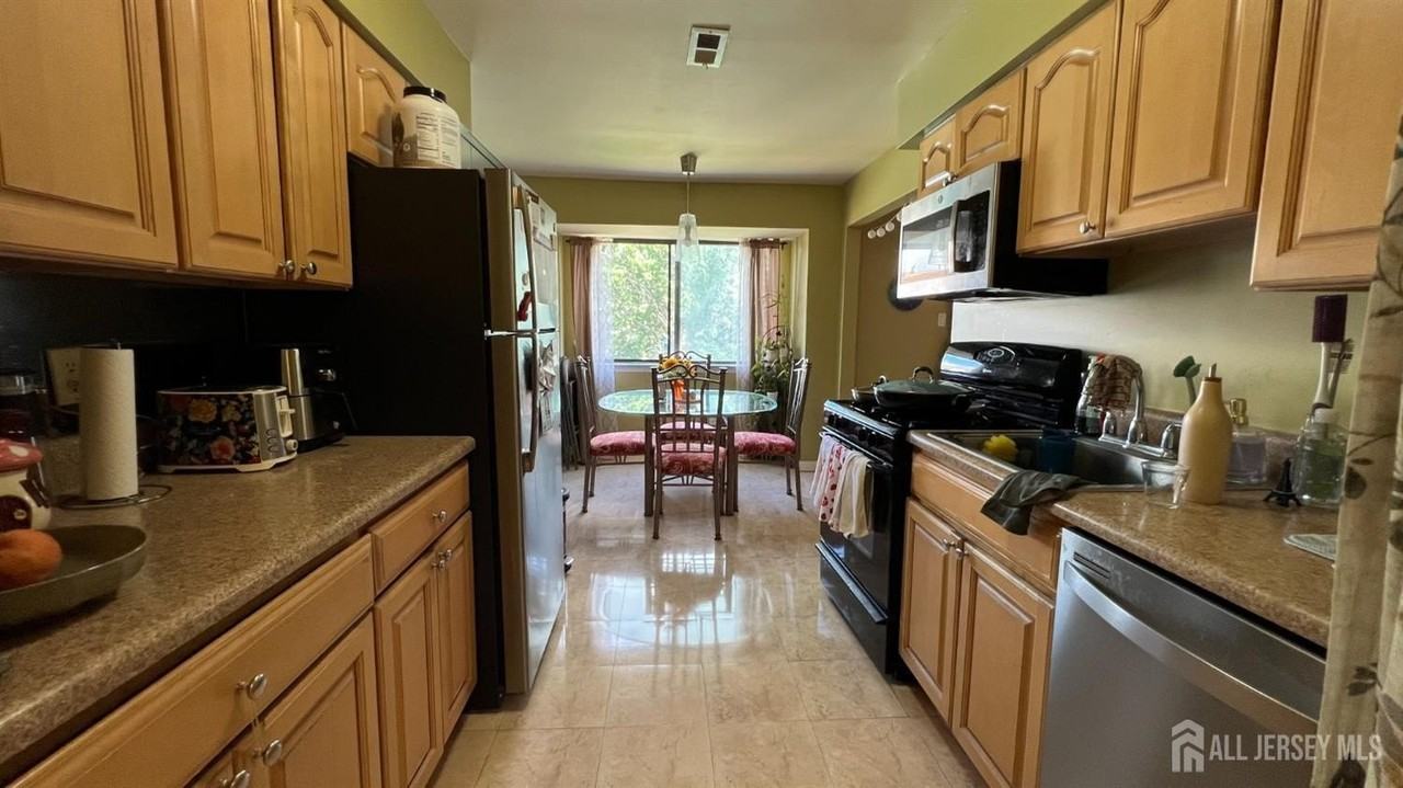1210 Edison Glen Ter - Photo 3 of 13