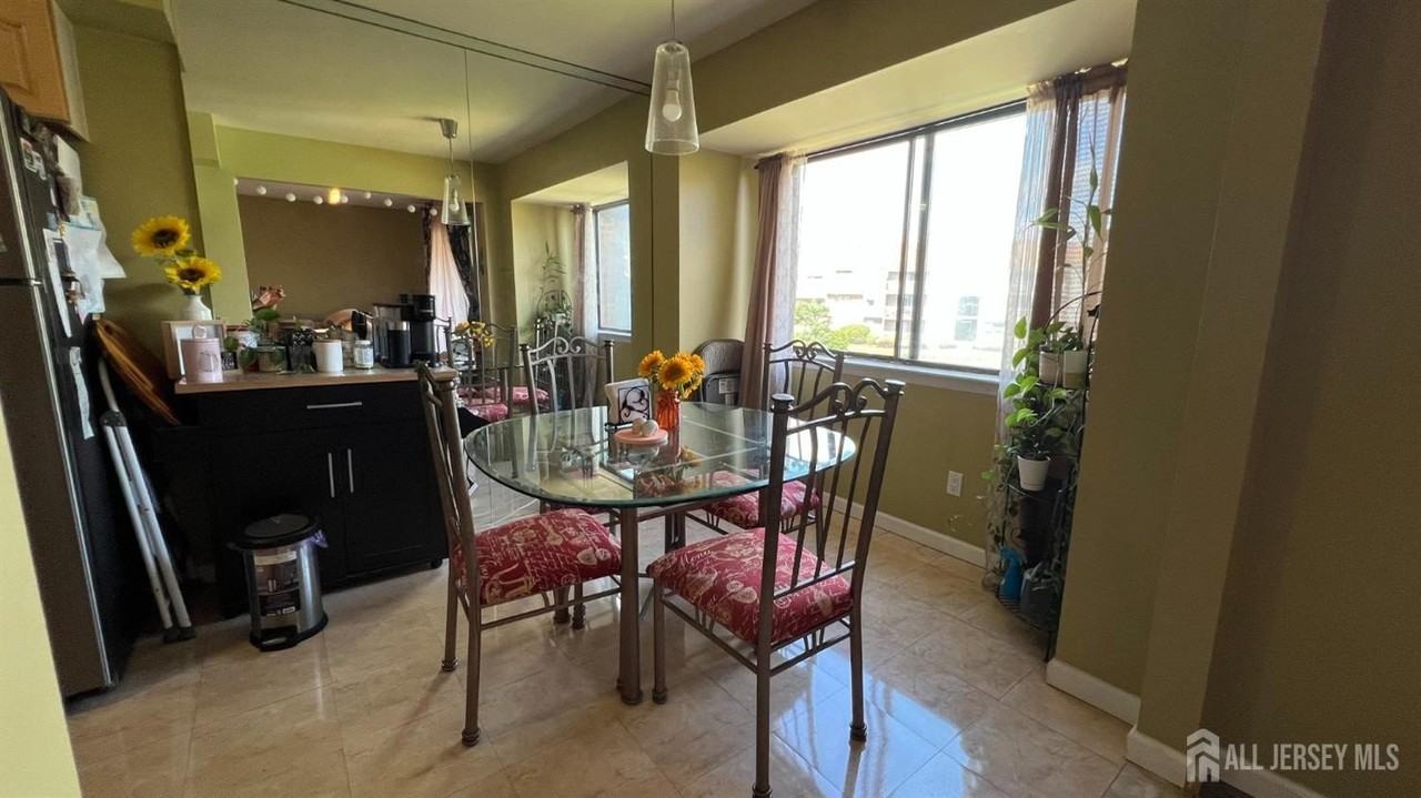 1210 Edison Glen Ter - Photo 4 of 13