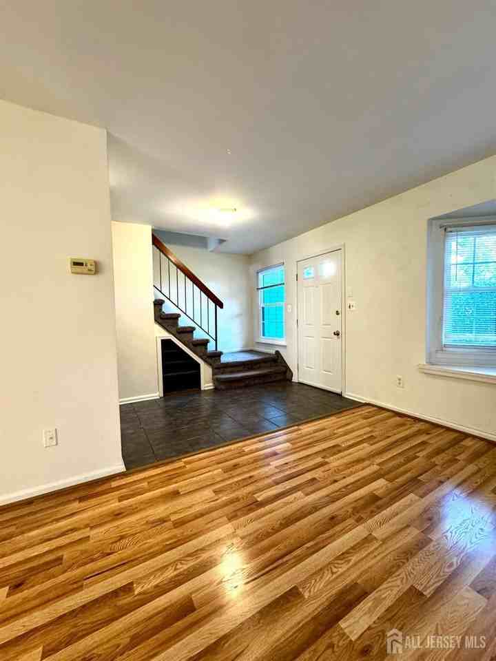 2703 Deerfield Dr - Photo 3 of 16