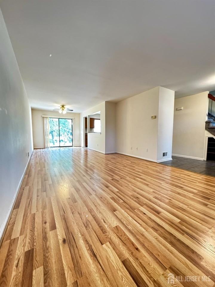 2703 Deerfield Dr - Photo 4 of 16