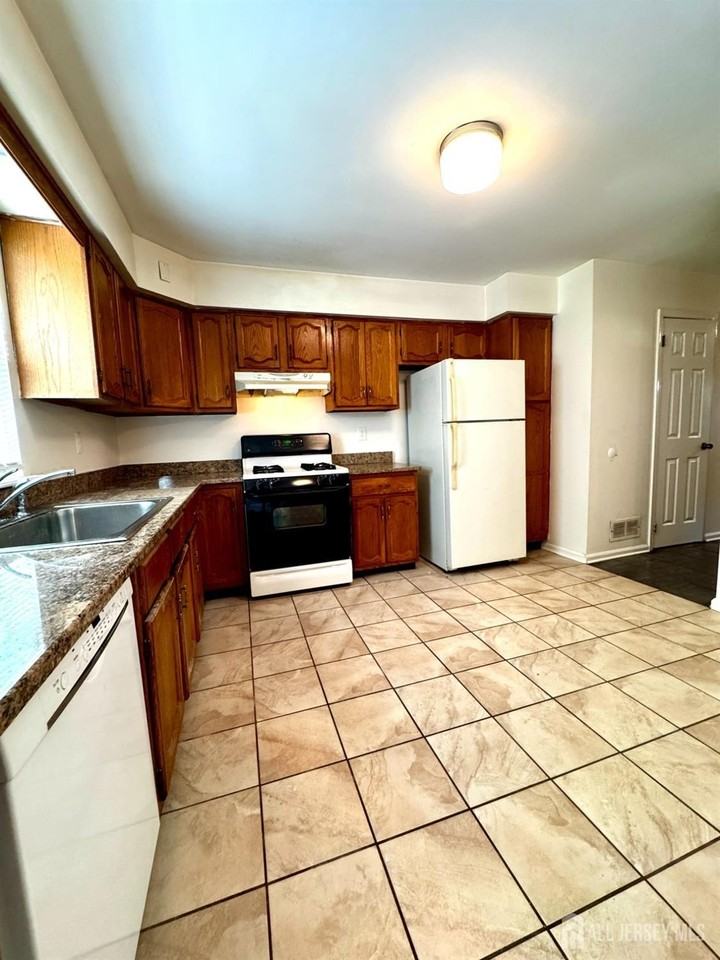 2703 Deerfield Dr - Photo 6 of 16
