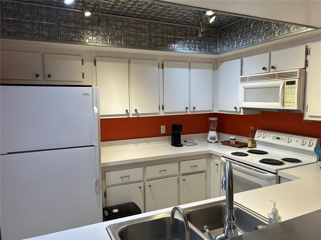 6102 7th Ave W #6102 - Photo 3 of 14