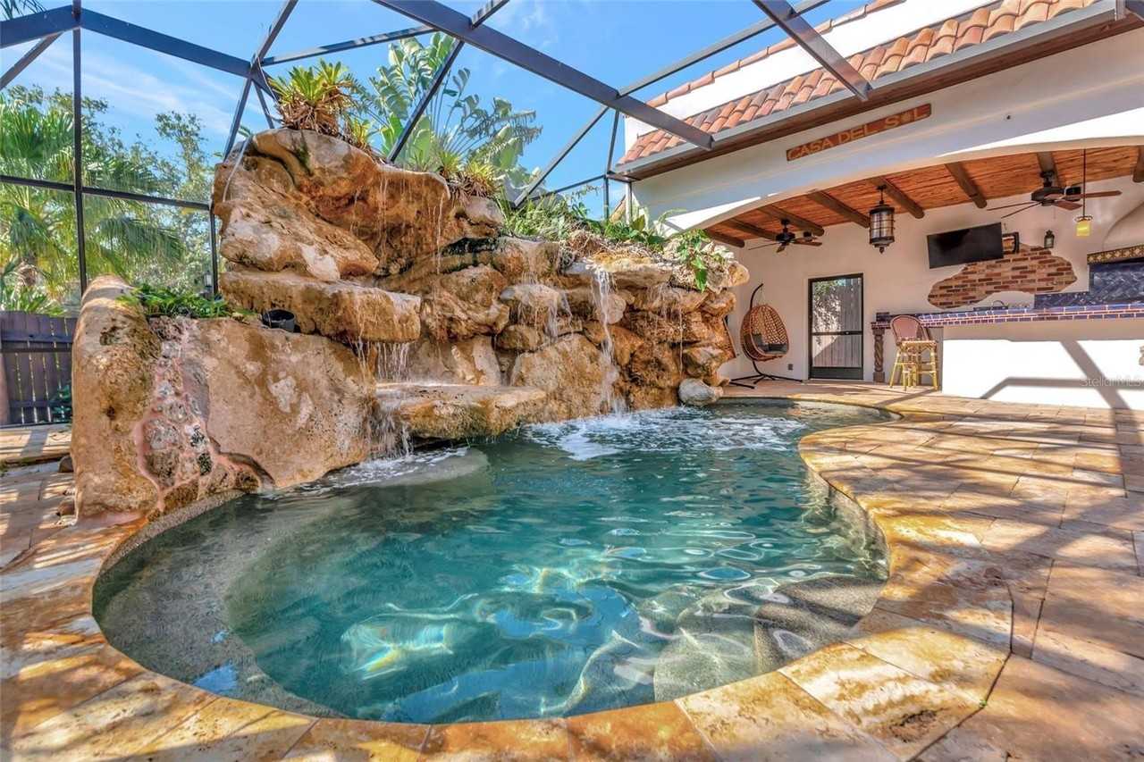 681 Avenida De Mayo - Photo 7 of 43