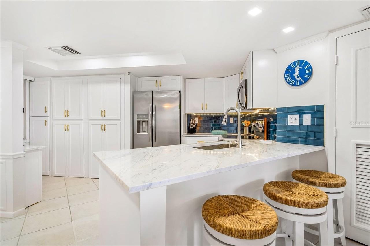 3870 N HIGHWAY A1A #405 - Photo 5 of 38
