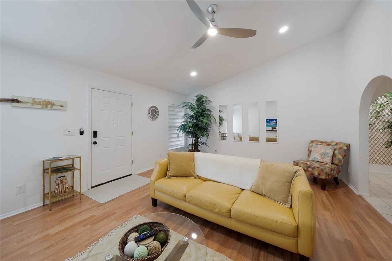643 Mobile Rd - Photo 5 of 28