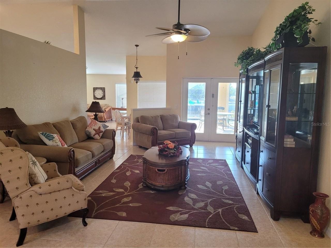 9458 Modesto Cir - Photo 5 of 39