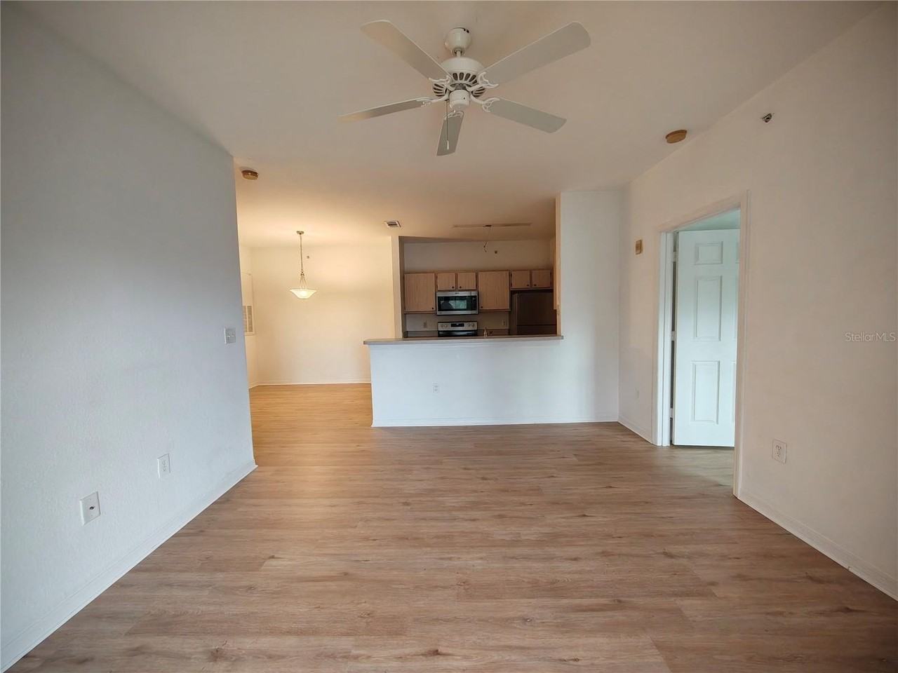 5471 Vineland Rd #7308 - Photo 2 of 12