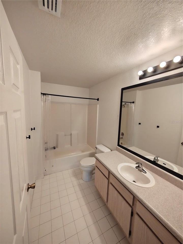 5471 Vineland Rd #7308 - Photo 6 of 12