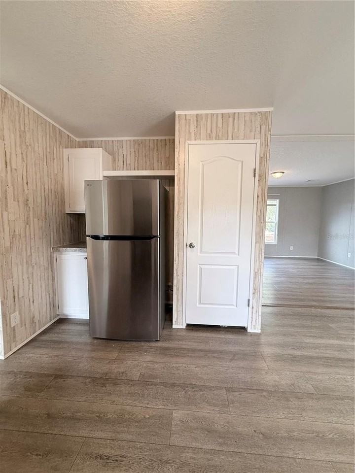 932 Se 40th Pl - Photo 3 of 30