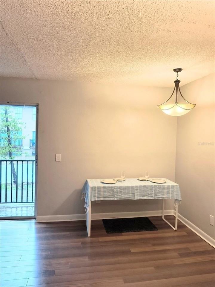 201 S Arrawana Ave #L - Photo 5 of 10