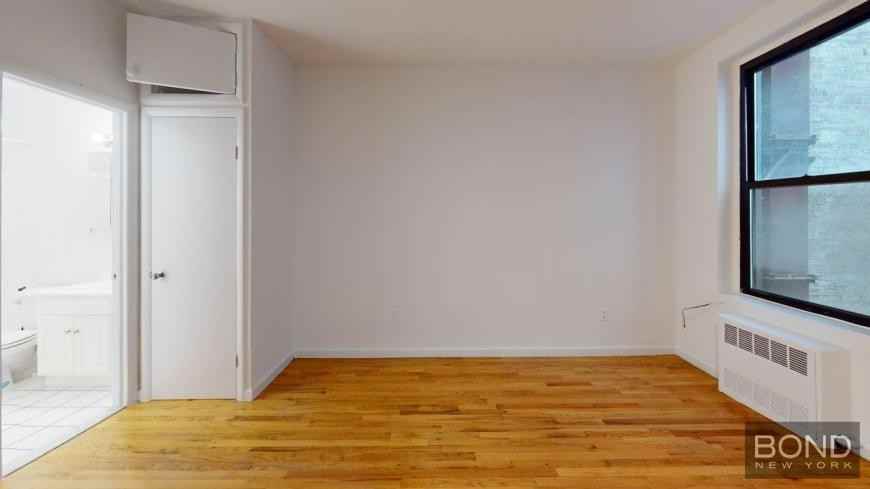 947 1st Ave - Photo 5 of 7
