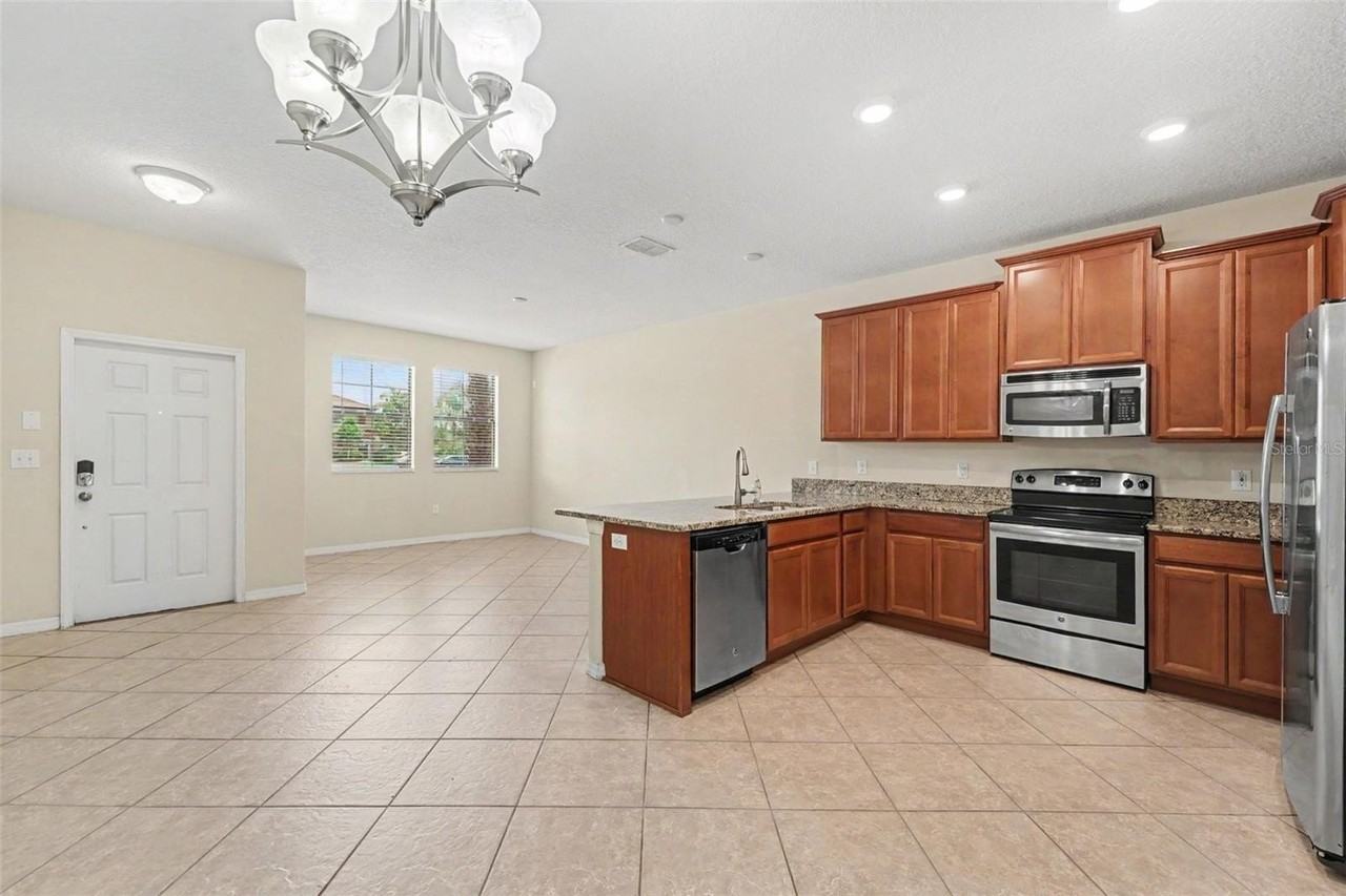 4260 Fennwood Ct - Photo 7 of 19