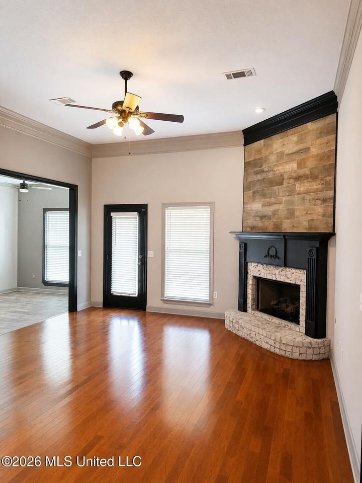 310 G W Bush St - Photo 4 of 4