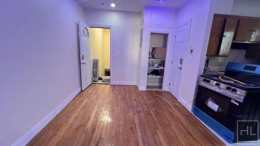 317 E 49th St - Photo 2 of 10