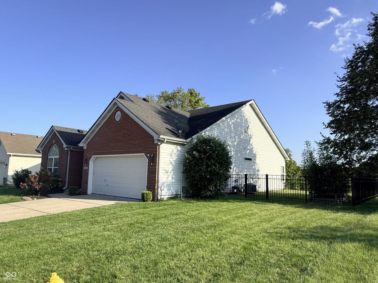 13926 Forum Meadows Dr - Photo 2 of 46