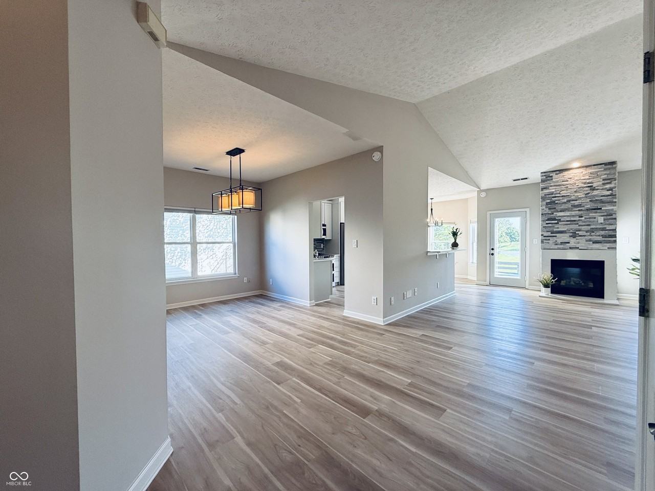 13926 Forum Meadows Dr - Photo 5 of 46