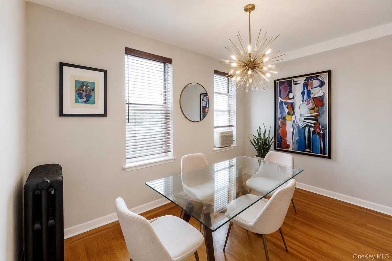 472 Gramatan Ave - Photo 3 of 14