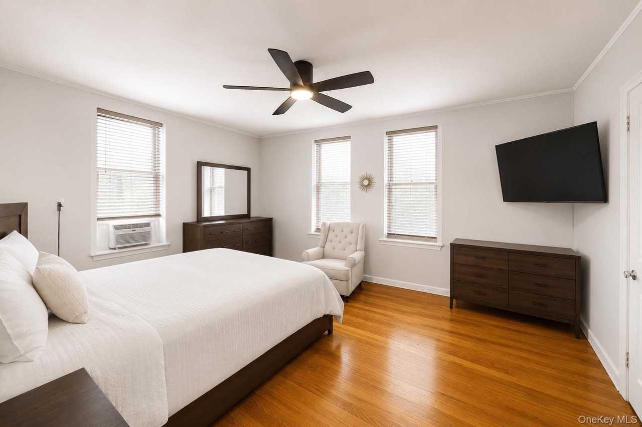 472 Gramatan Ave - Photo 7 of 14